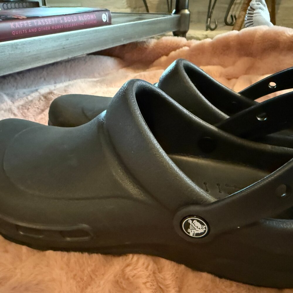 Bistro Style CROCS, black Mens size 12 - Picture 2 of 6